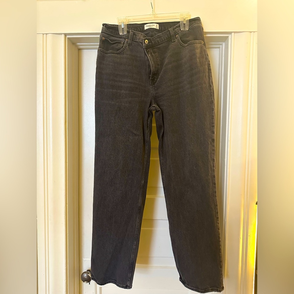 Abercrombie & Fitch 90’s Relaxed High Rise Jean